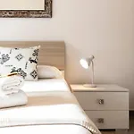A 3 Min & Parcheggio Privato Apartman