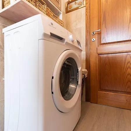 Apartamento A 3 Min & Parcheggio Privato La Caletta